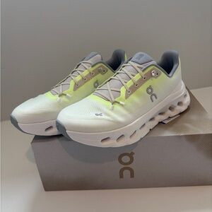 On Running Women's Shoes - White and Gray
